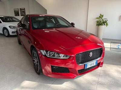 Usata Jaguar XE 180 CV (132 kW) 2019 Rosso Berlina