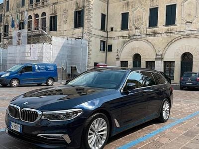 Usata BMW 520 Luxury Line 190 CV (139 kW) 2019 Blu/azzurro Station wagon