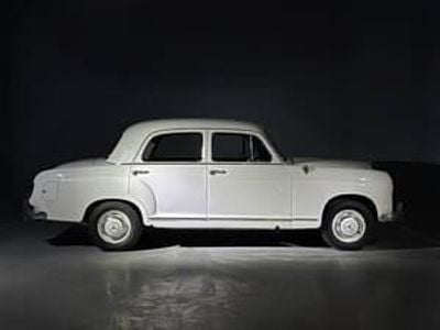Usata Mercedes 190 80 CV (58 kW) 1961 Bianco Berlina