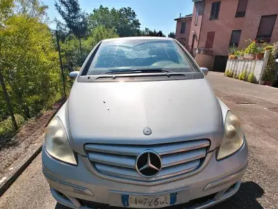 Usata Mercedes B180 109 CV (80 kW) 2007 Grigio Monovolume
