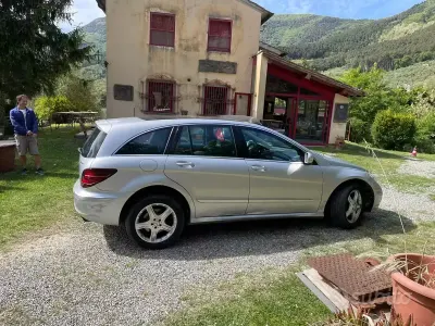 Usata Mercedes R320 224 CV (164 kW) 2006 Grigio Monovolume