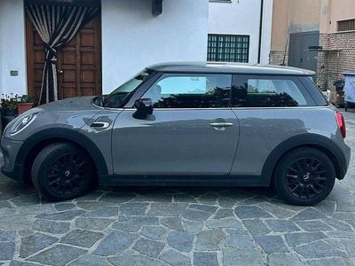 Begagnad Mini ONE 75 HK (55 kW) 2020 Grå Halvkombi