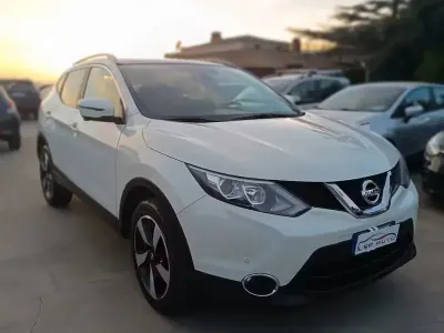 Usata Nissan Qashqai Tekna 131 CV (96 kW) 2017 Bianco SUV