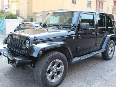 Usata Jeep Wrangler Sahara 284 CV (208 kW) 2012 Nero SUV