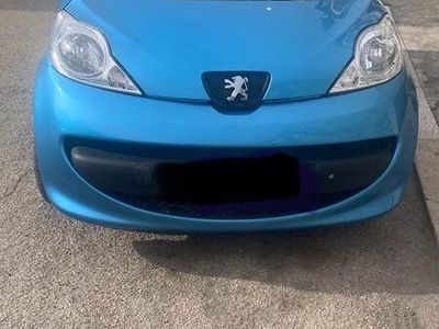 Usata Peugeot 107 68 CV (50 kW) 2005 Blu Utilitaria