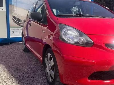 Brugt Toyota Aygo Sol 68 HK (50 kW) 2009 Rød Hatchback