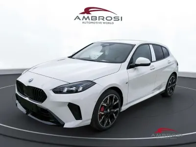 Nuova BMW 118 M Sport 150 CV (110 kW) 2026 Alpin white pastello Utilitaria