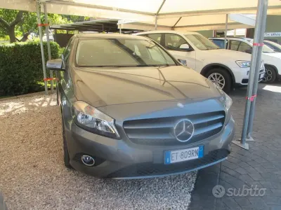 Usata Mercedes A180 Premium 109 CV (80 kW) 2014 Grigio Utilitaria