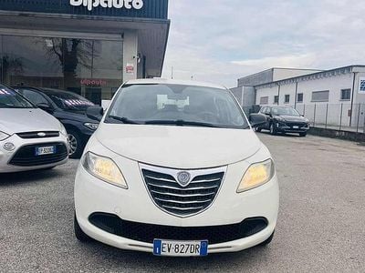 Usata Lancia Ypsilon Gold 69 CV (50 kW) 2014 Bianco Utilitaria