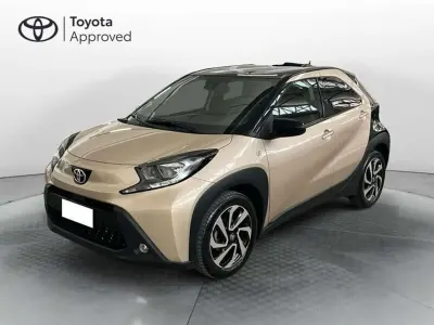Usata Toyota Aygo X Trend 72 CV (52 kW) 2023 Beige SUV