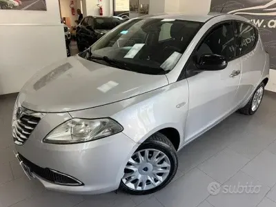 Usata Lancia Ypsilon Silver 69 CV (50 kW) 2013 Grigio Utilitaria