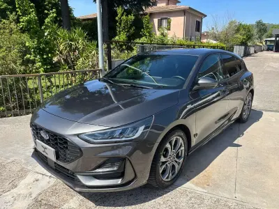 Usata Ford Focus ST-Line 125 CV (91 kW) 2024 Grigio Berlina