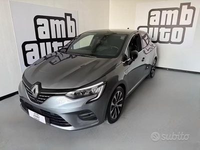 Usata Renault Clio V Techno 101 CV (74 kW) 2023 Grigio Berlina