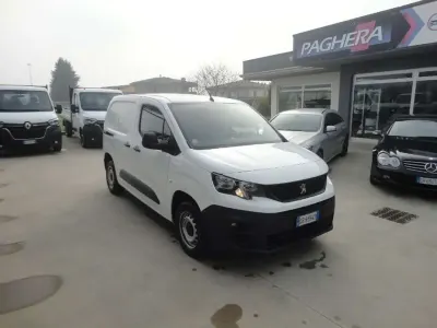 Usata Peugeot Partner Premium 76 CV (55 kW) 2020 Bianco Monovolume