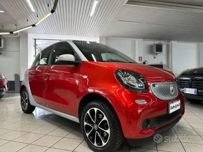 Usata Smart ForFour Passion 71 CV (52 kW) 2015 Rosso Utilitaria