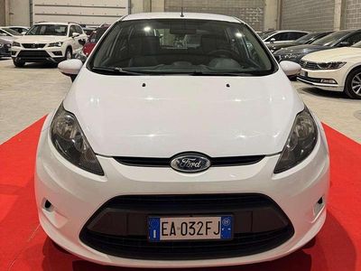 Usata Ford Fiesta Titanium 95 CV (69 kW) 2009 Bianco Utilitaria
