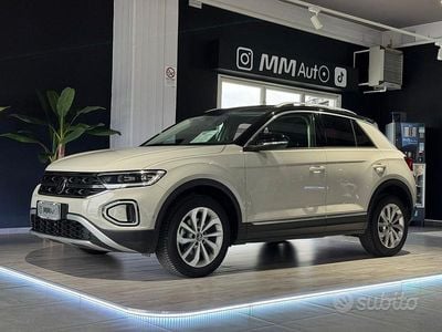 Usata VW T-Roc Style 110 CV (80 kW) 2023 Beige SUV