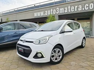 Używany Hyundai i10 Comfort 69 KM (50 kW) 2014 Biały Hatchback