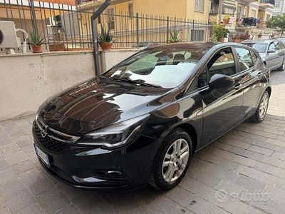 Usata Opel Astra 101 CV (74 kW) 2016 Nero Berlina