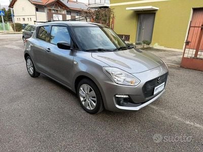 Usata Suzuki Swift Cool 90 CV (66 kW) 2018 Grigio scuro Utilitaria