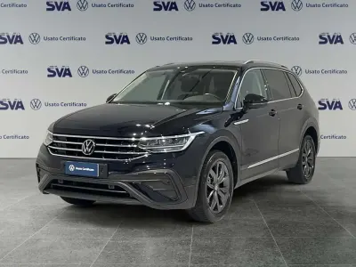 Begagnad VW Tiguan Allspace Life 150 HK (110 kW) 2022 Svart SUV