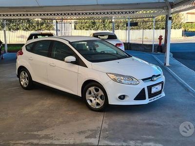 Usata Ford Focus 116 CV (85 kW) 2012 Bianco Berlina