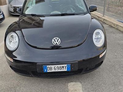 Usata VW New Beetle 105 CV (77 kW) 2007 Nero Utilitaria