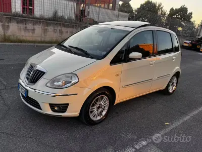 Usata Lancia Musa 90 CV (66 kW) 2010 Giallo Monovolume