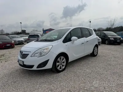 Usata Opel Meriva Cosmo 120 CV (88 kW) 2011 Bianco Monovolume