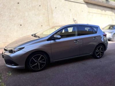 Usata Toyota Auris Hybrid Lounge 99 CV (72 kW) 2018 Bronzo Berlina