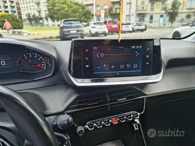 Usata Peugeot 208 Active 75 CV (55 kW) 2020 Nero Utilitaria