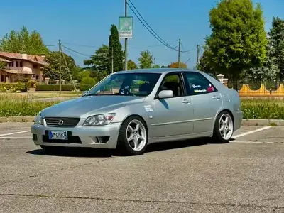 Usata Lexus IS200 155 CV (114 kW) 2000 Grigio Berlina