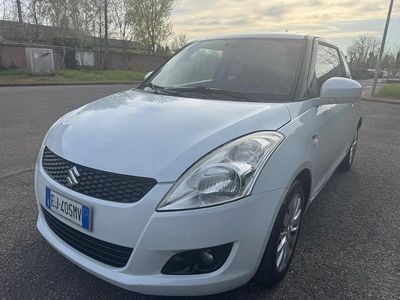 Begagnad Suzuki Swift GL 75 HK (55 kW) 2011 Vit Halvkombi