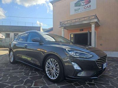 Usado Ford Focus Titanium 120 HP (88 kW) 2019 Cinzento Carrinha