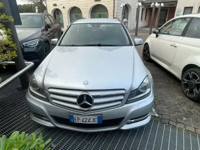 Usata Mercedes 220 170 CV (125 kW) 2012 Argento Station wagon