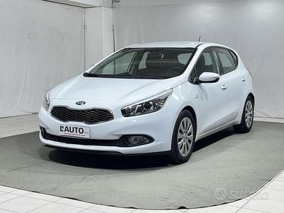 Usata Kia Ceed Active 99 CV (72 kW) 2013 Bianco Utilitaria