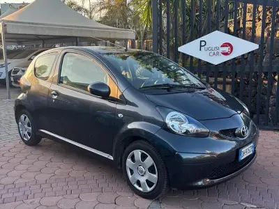 Usata Toyota Aygo 68 CV (50 kW) 2007 Grigio Utilitaria