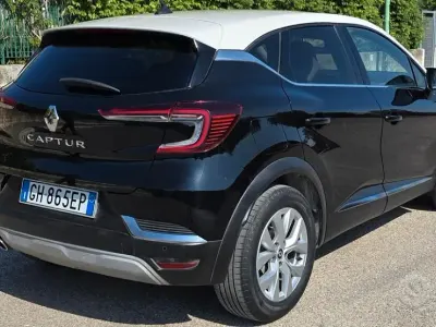 Usata Renault Captur Intens 101 CV (74 kW) 2022 Nero SUV