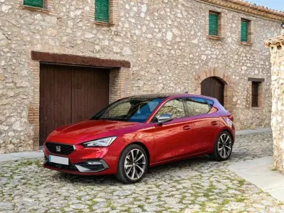 Käytetty Seat Leon FR 110 HP (80 kW) 2021 Valkoinen Sedan