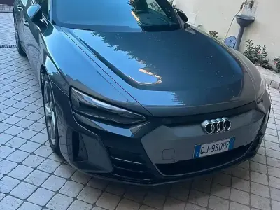 Usata Audi e-tron GT quattro 139 kW (190 CV) 2022 Blu Berlina