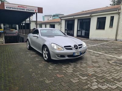 Usata Mercedes SLK200 163 CV (119 kW) 2006 Argento Cabrio