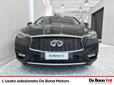 Usata Infiniti Q30 Business 109 CV (80 kW) 2018 Nero Utilitaria