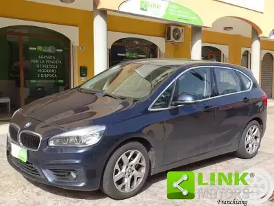 Usata BMW 218 Sport Line 150 CV (110 kW) 2014 Blu Station wagon