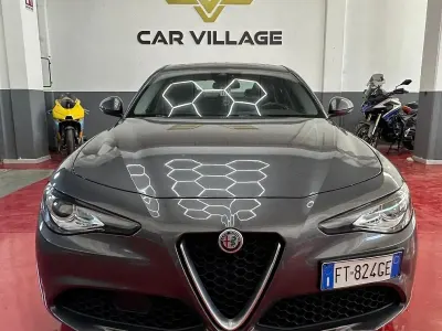 Usata Alfa Romeo Giulia Super 160 CV (117 kW) 2018 Grigio Berlina