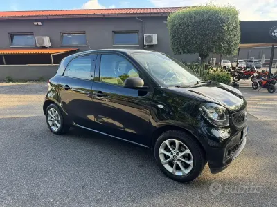 Usata Smart ForFour 71 CV (52 kW) 2019 Nero Utilitaria
