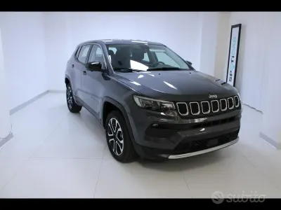 Usata Jeep Compass Altitude 131 CV (96 kW) 2024 Grigio SUV