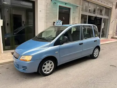 Begagnad Fiat Multipla 120 HK (88 kW) 2005 Blå Minibuss