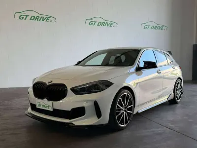Usata BMW M135 M Sport 306 CV (225 kW) 2021 Bianco pastello Utilitaria