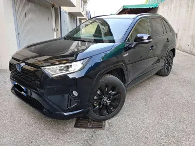 Usata Toyota RAV4 Hybrid Style 222 CV (163 kW) 2021 Nero SUV