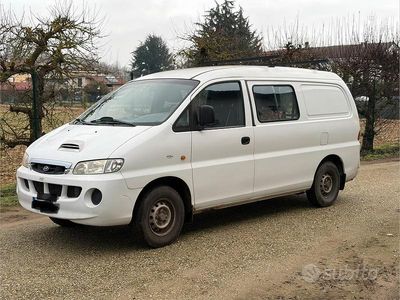 Usata Hyundai H-1 99 CV (72 kW) 2002 Bianco Monovolume
